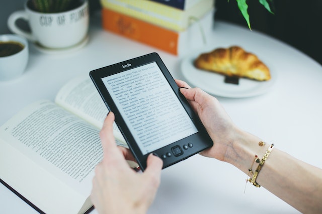 Cómo enviar un libro kindle a otro usuario