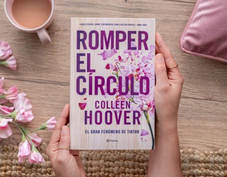 Romper el círculo libro de Colleen Hoover: Reseña